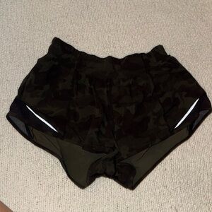 Hotty Hot Low-Rise Lined Short 2.5”| Dark Green Camo